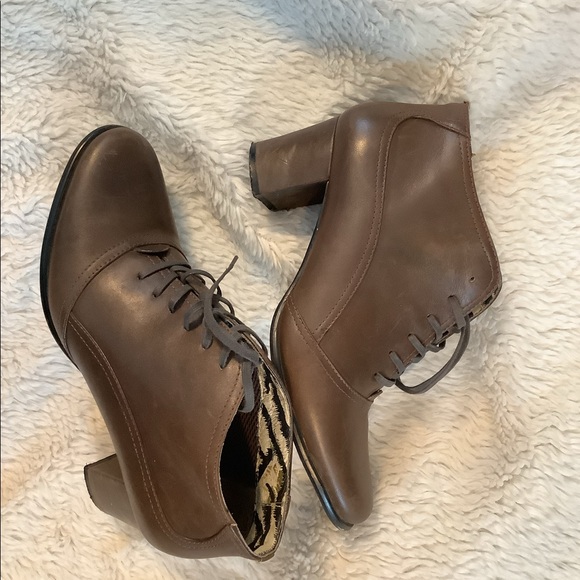 Brown Belle lace up Leather shoes with leather covered heels - Picture 2 of 7